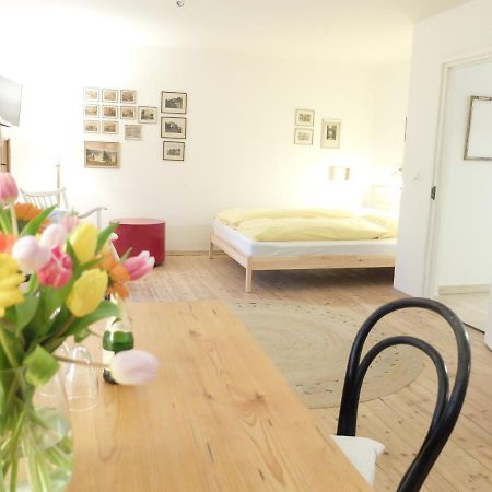 Gartenstudio-Apartment Tausendfreund - Adults Only - Am Chiemsee Breitbrunn am Chiemsee Dış mekan fotoğraf