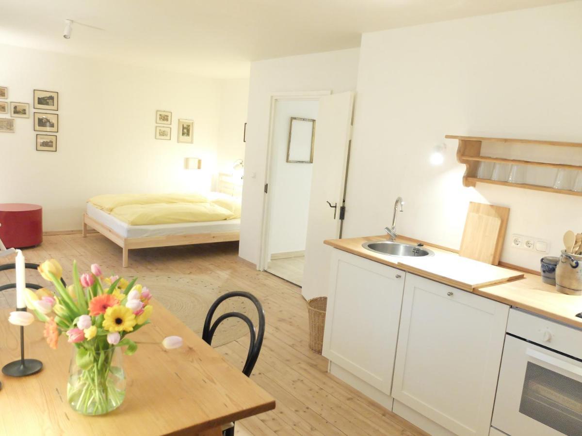 Gartenstudio-Apartment Tausendfreund - Adults Only - Am Chiemsee Breitbrunn am Chiemsee Dış mekan fotoğraf